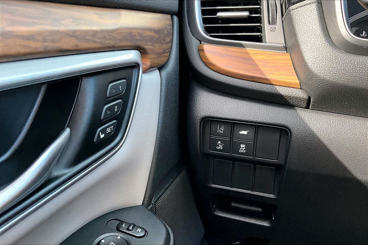 Used 2020 Honda CR-V Touring image 34