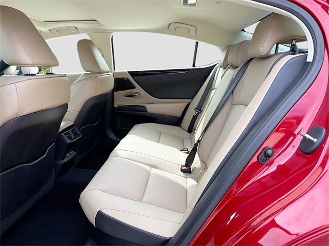 Used 2020 Lexus ES 300h w/ Premium Package image 21