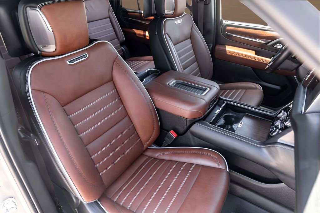 Used 2023 GMC Yukon Denali Ultimate w/ LPO, Floor Liner Package AWD/4WD image 33