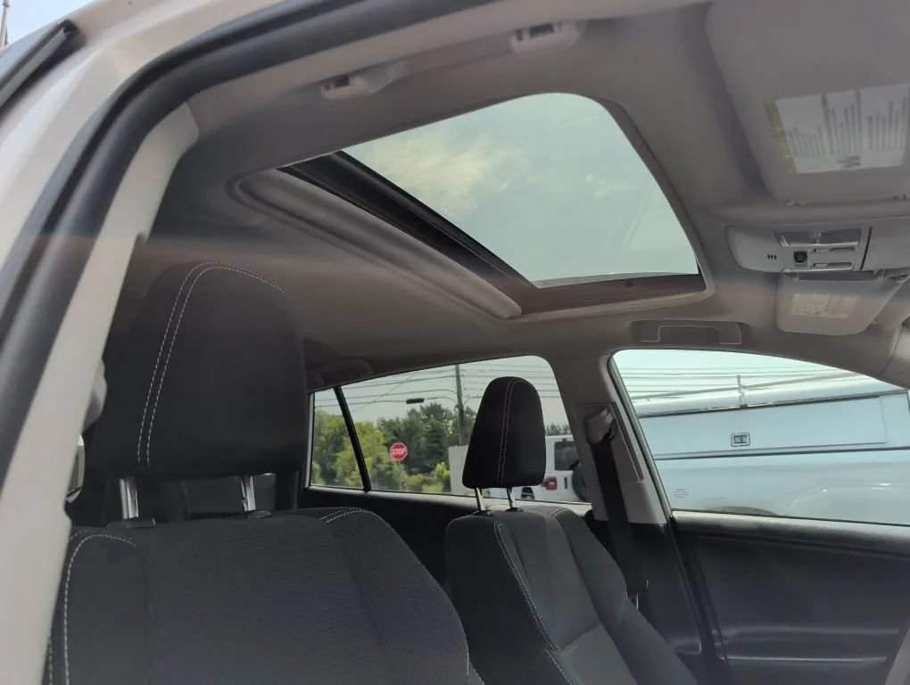 Used 2017 Toyota RAV4 XLE w/ Carpet Mat Package AWD/4WD image 32