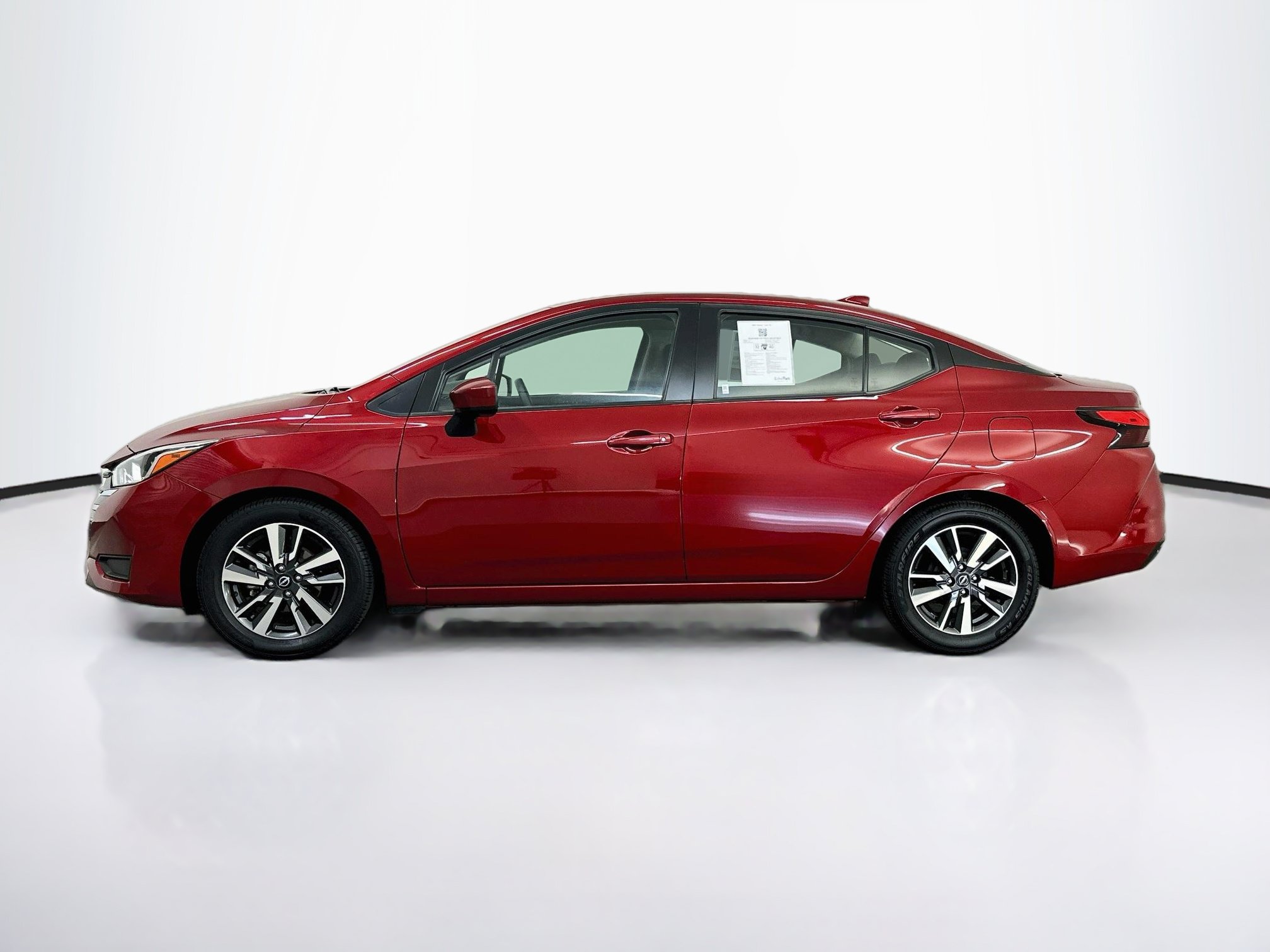 Used 2024 Nissan Versa SV FWD image 4