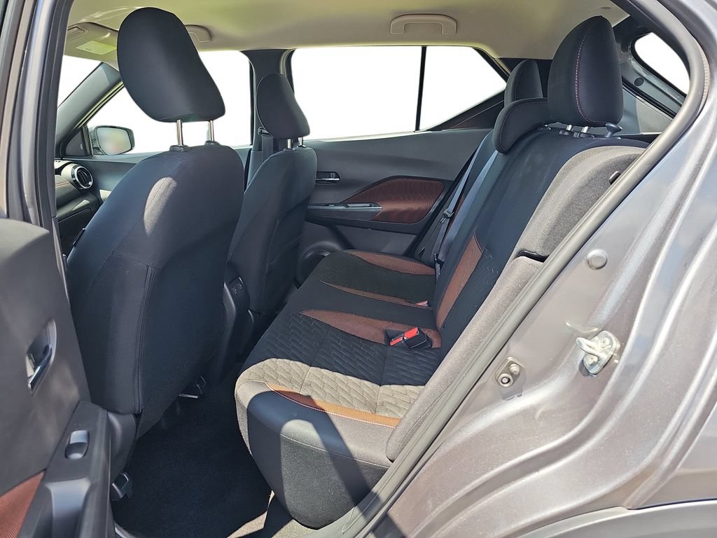 Used 2023 Nissan Kicks SR FWD image 14