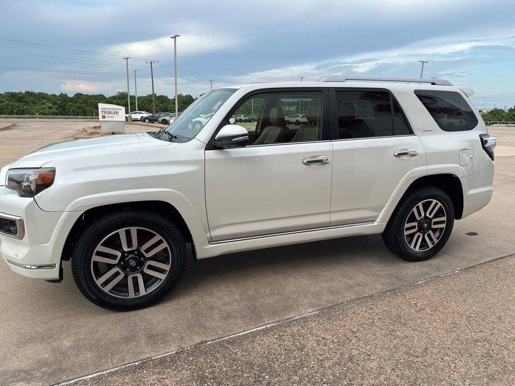 Used 2017 Toyota 4Runner Limited image 4