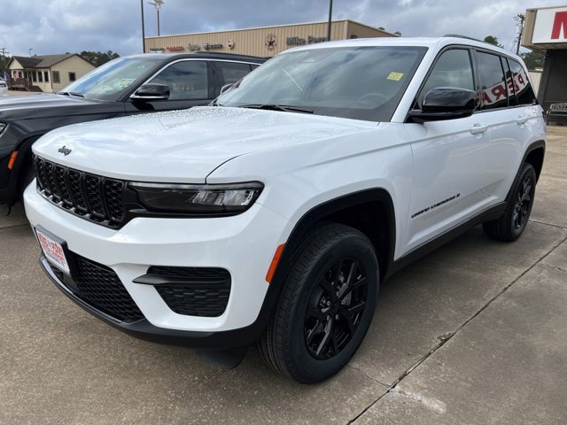 New 2025 Jeep Grand Cherokee Altitude AWD/4WD image 3