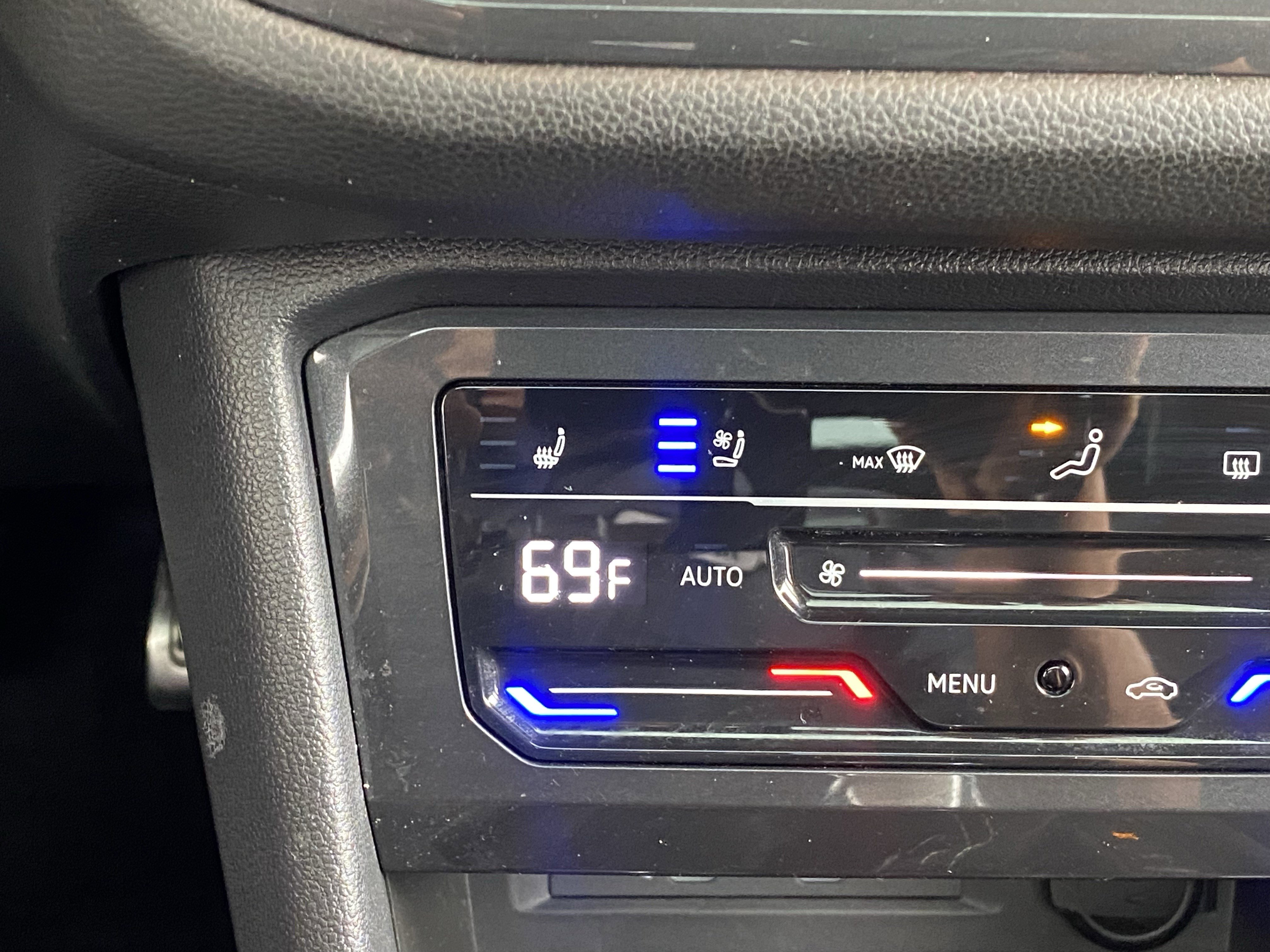 Used 2023 Volkswagen Tiguan SEL R-Line image 14