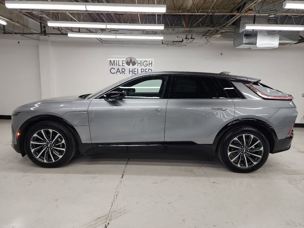 Used 2024 Cadillac Lyriq Sport image 8