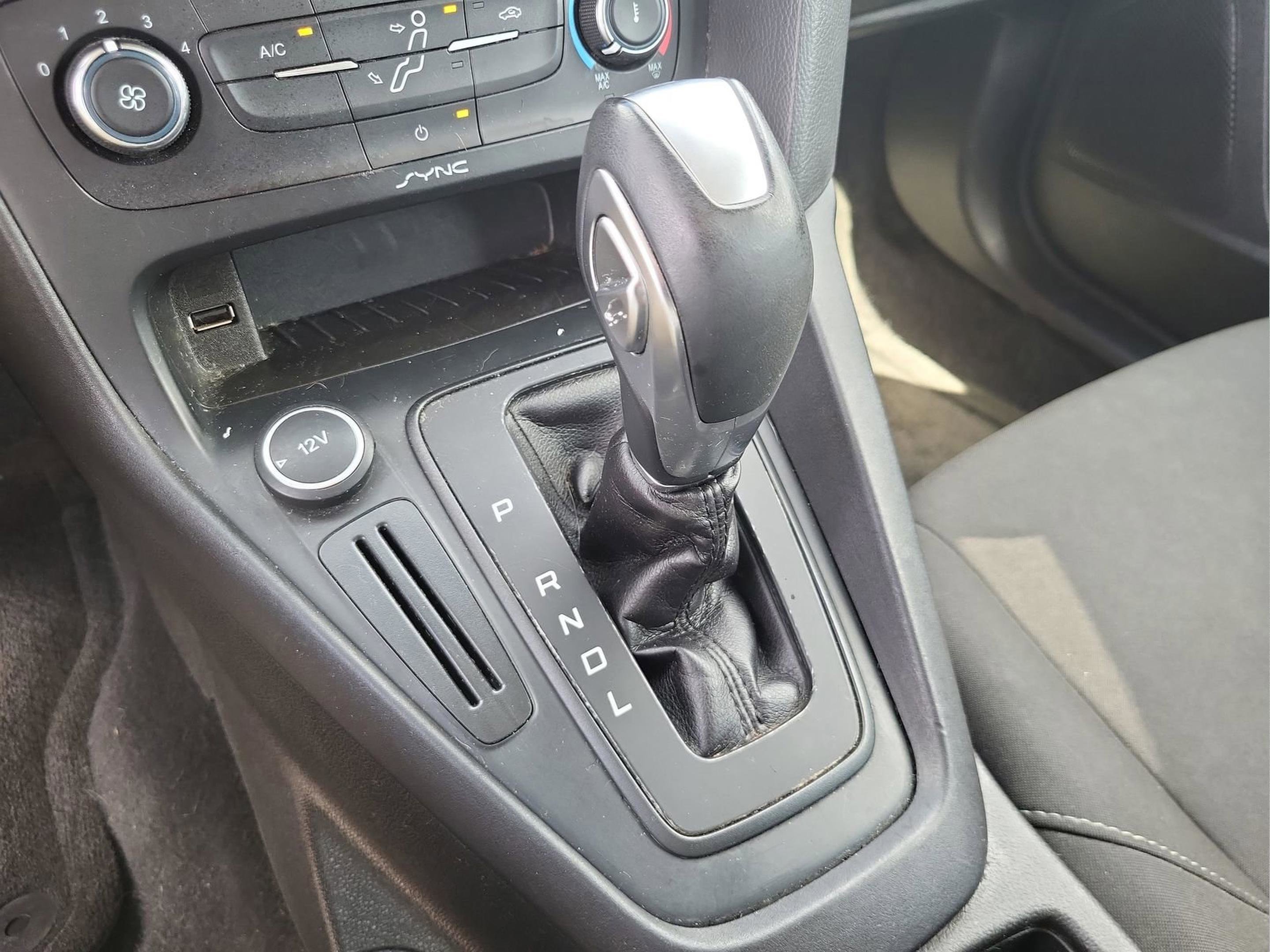 Used 2015 Ford Focus SE image 15