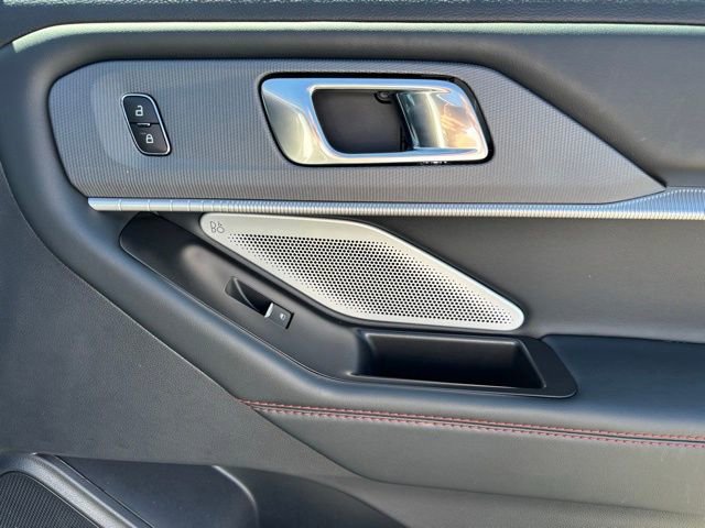 Used 2025 Ford Explorer ST image 21