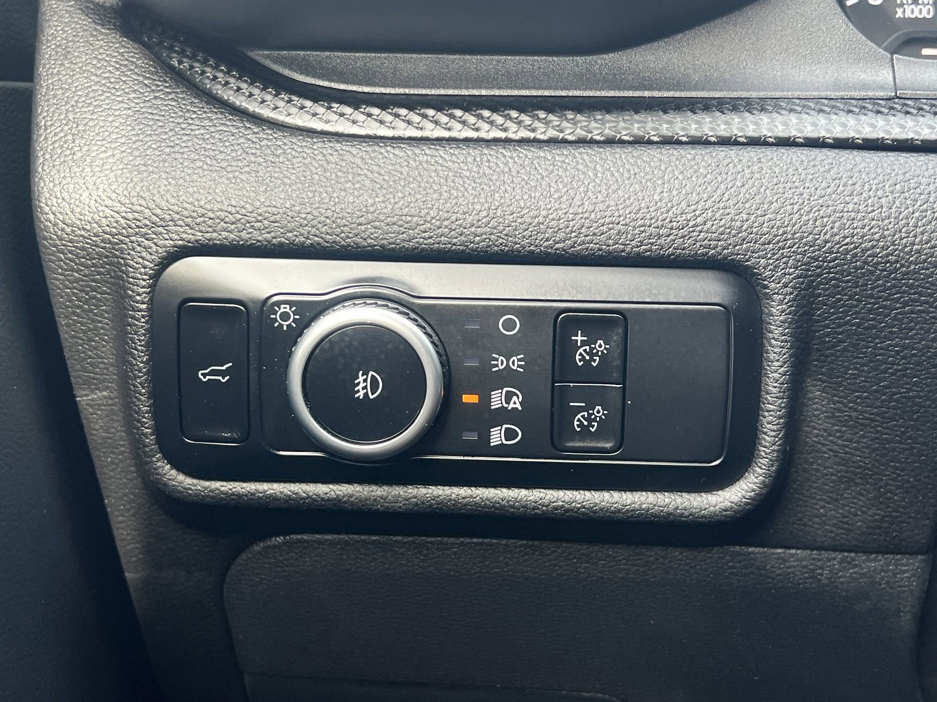 Certified 2023 Ford Explorer ST-Line w/ Class IV Trailer Tow Package image 17