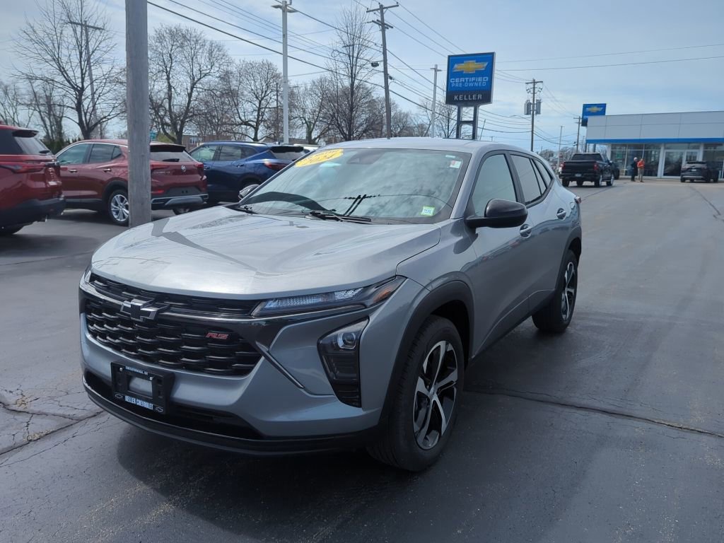 Certified 2024 Chevrolet Trax RS w/ Driver Confidence Package image 4