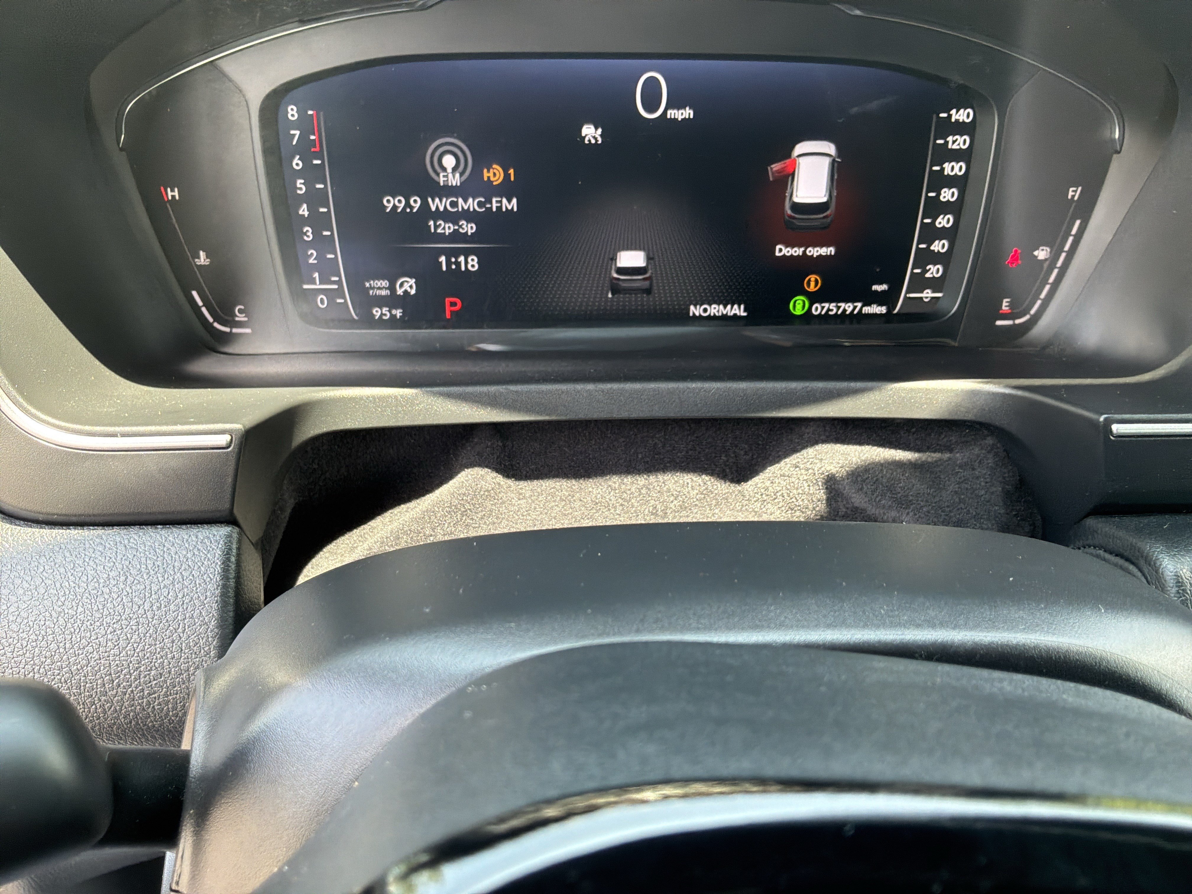 Used 2025 Honda Pilot Black Edition image 22