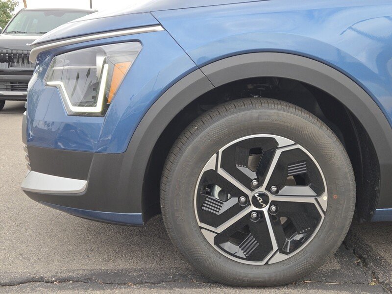 New 2026 Kia Niro EX FWD image 5