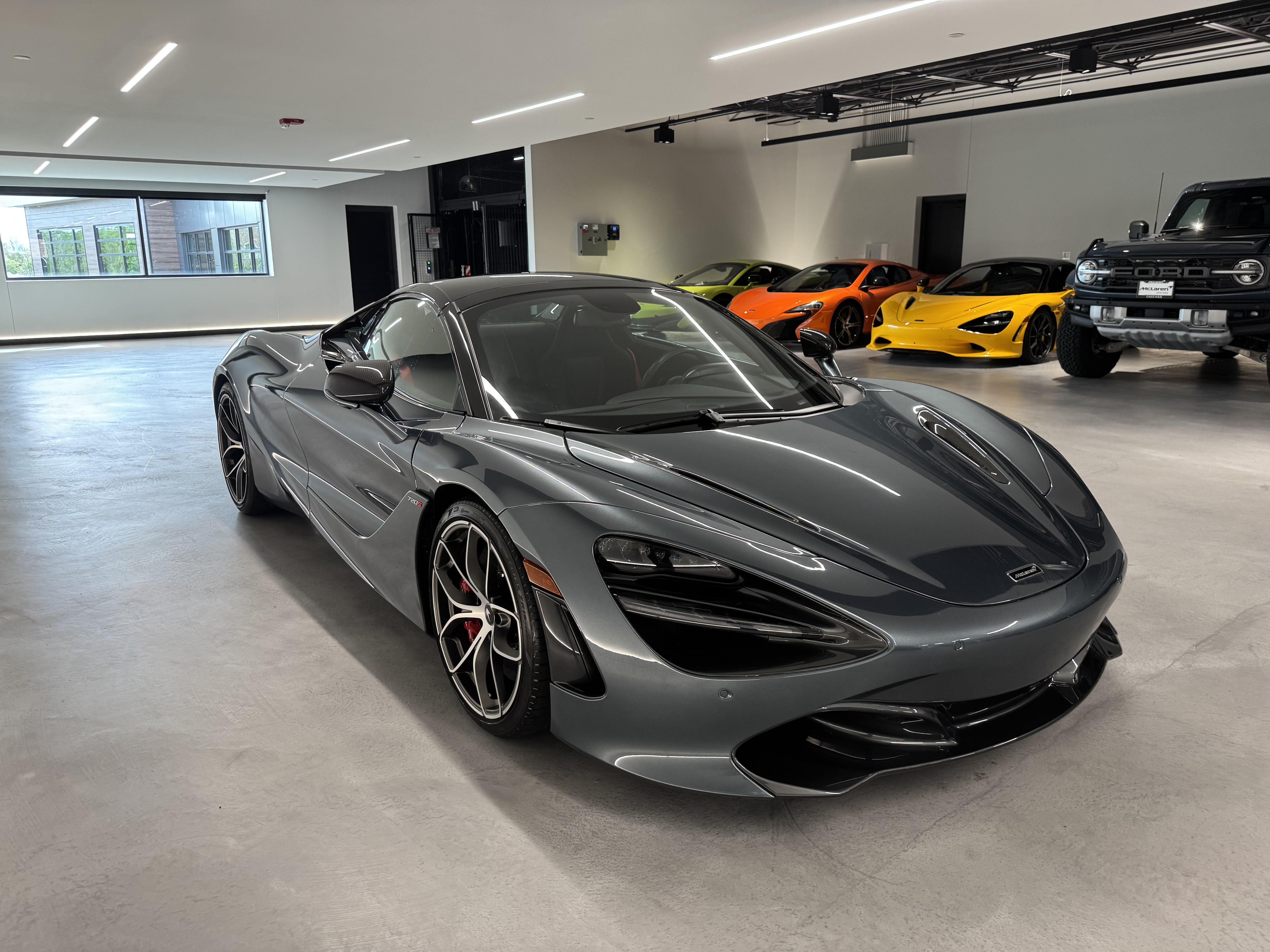 Used 2022 McLaren 720S Spider RWD image 9