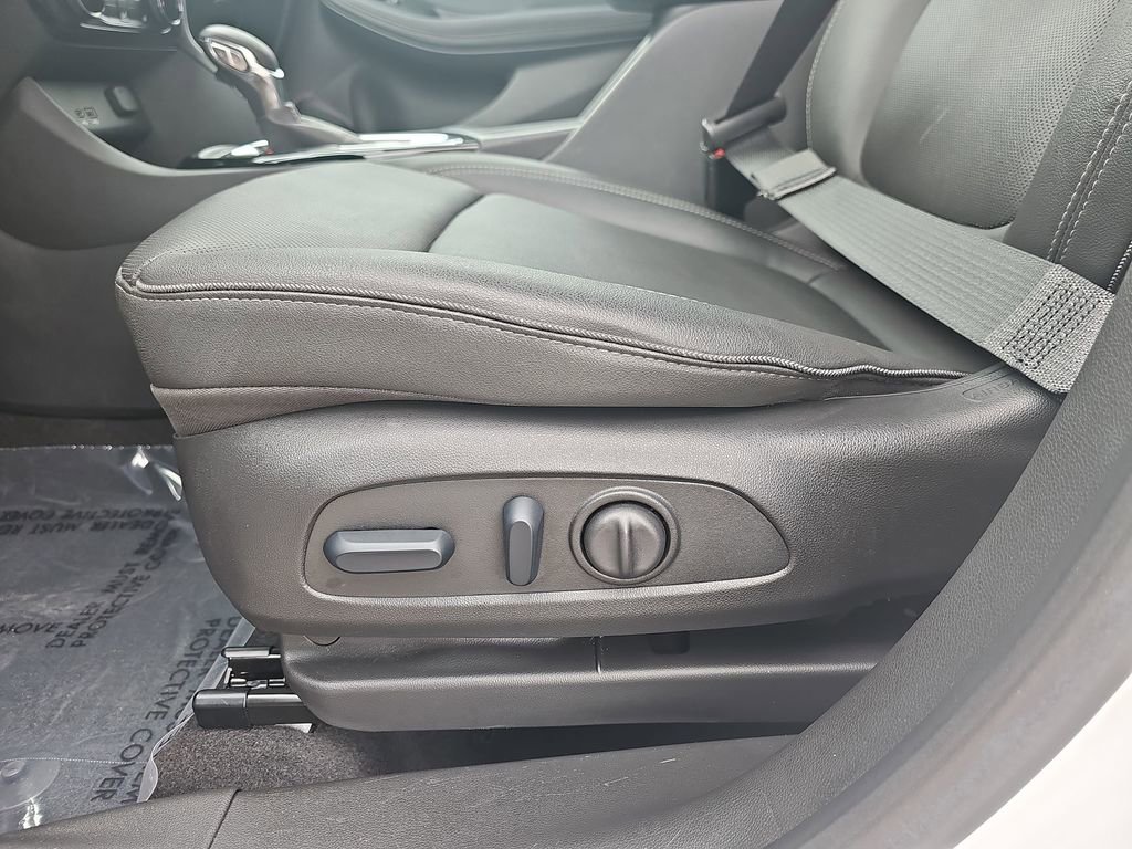 Certified 2024 Buick Encore GX Sport Touring w/ Experience Buick Package FWD image 34