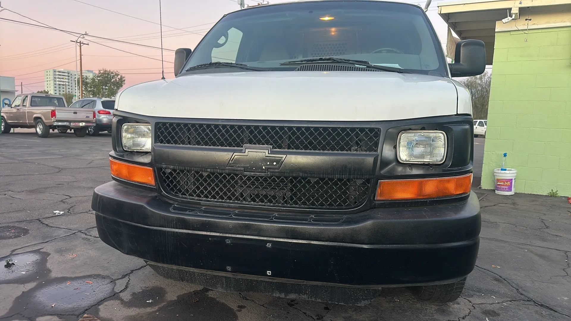 Used 2010 Chevrolet Express 2500 RWD image 15