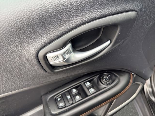 Used 2017 Jeep Compass Limited image 12