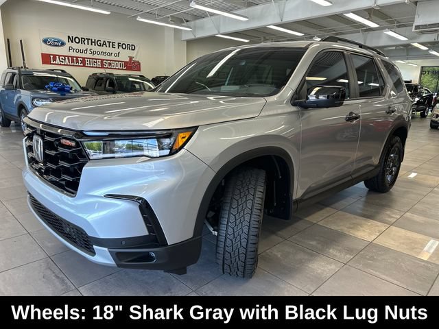 Used 2025 Honda Pilot TrailSport image 19