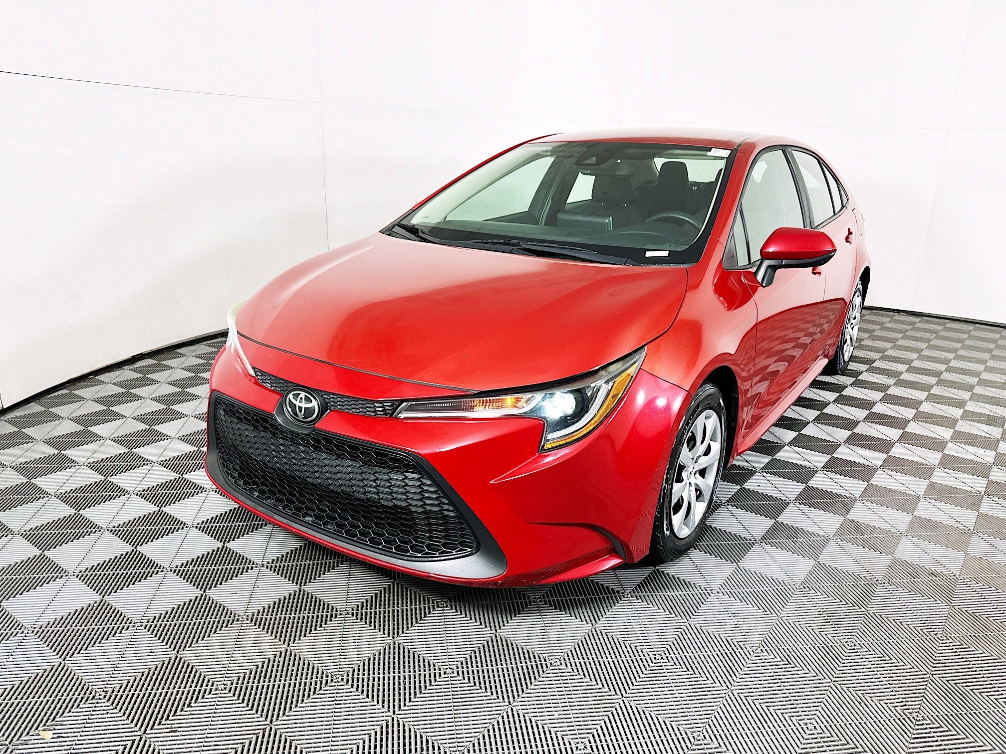 Used 2020 Toyota Corolla LE image 7