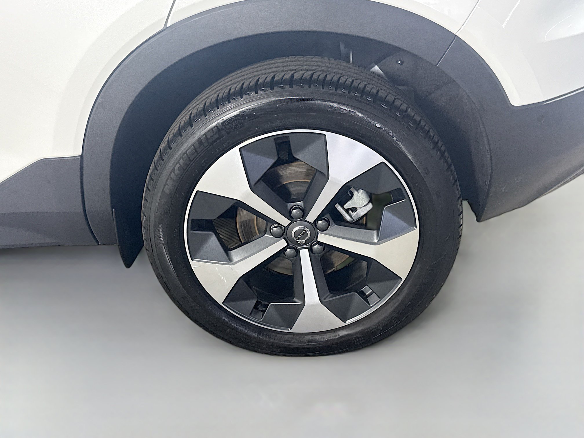 Used 2026 Volvo XC40 B5 Plus AWD/4WD image 37