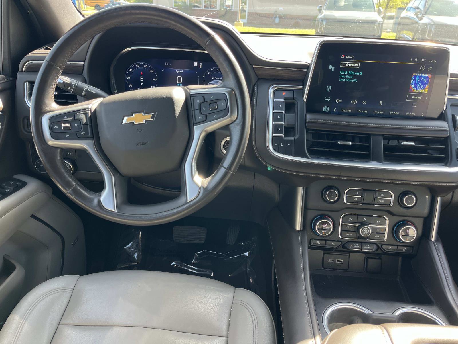 Used 2022 Chevrolet Tahoe LT w/ Luxury Package AWD/4WD image 16