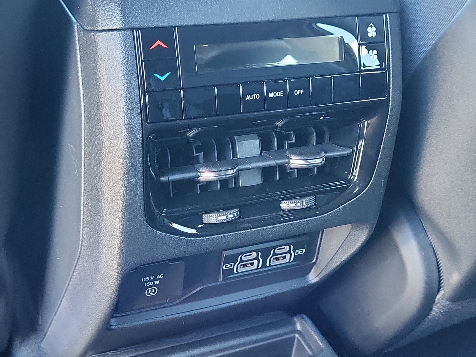 New 2025 Jeep Grand Cherokee L Altitude image 25