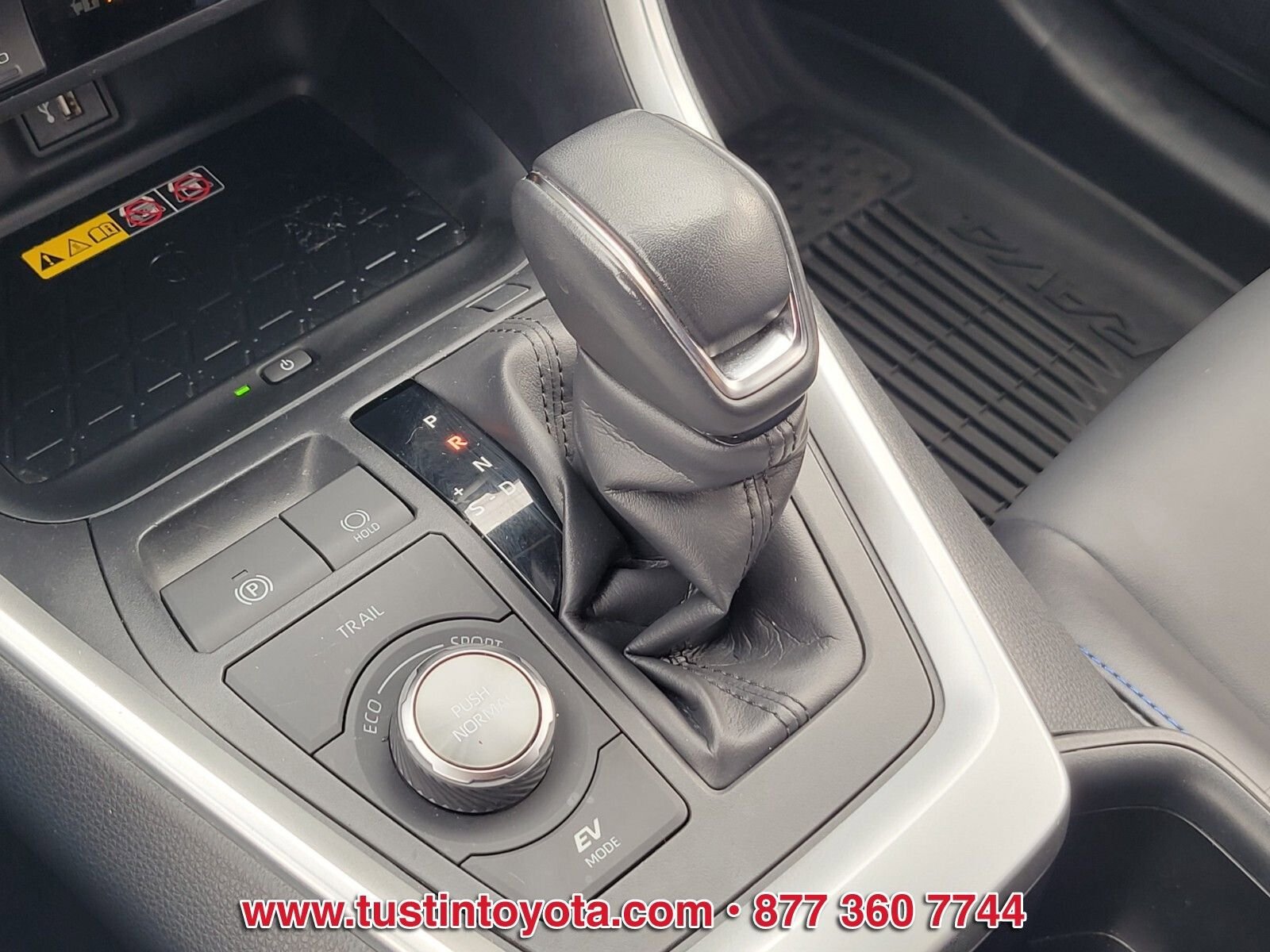Used 2023 Toyota RAV4 XSE AWD/4WD image 25
