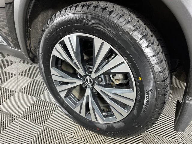 Used 2023 Nissan Rogue SV w/ SV Premium B Package FWD image 14