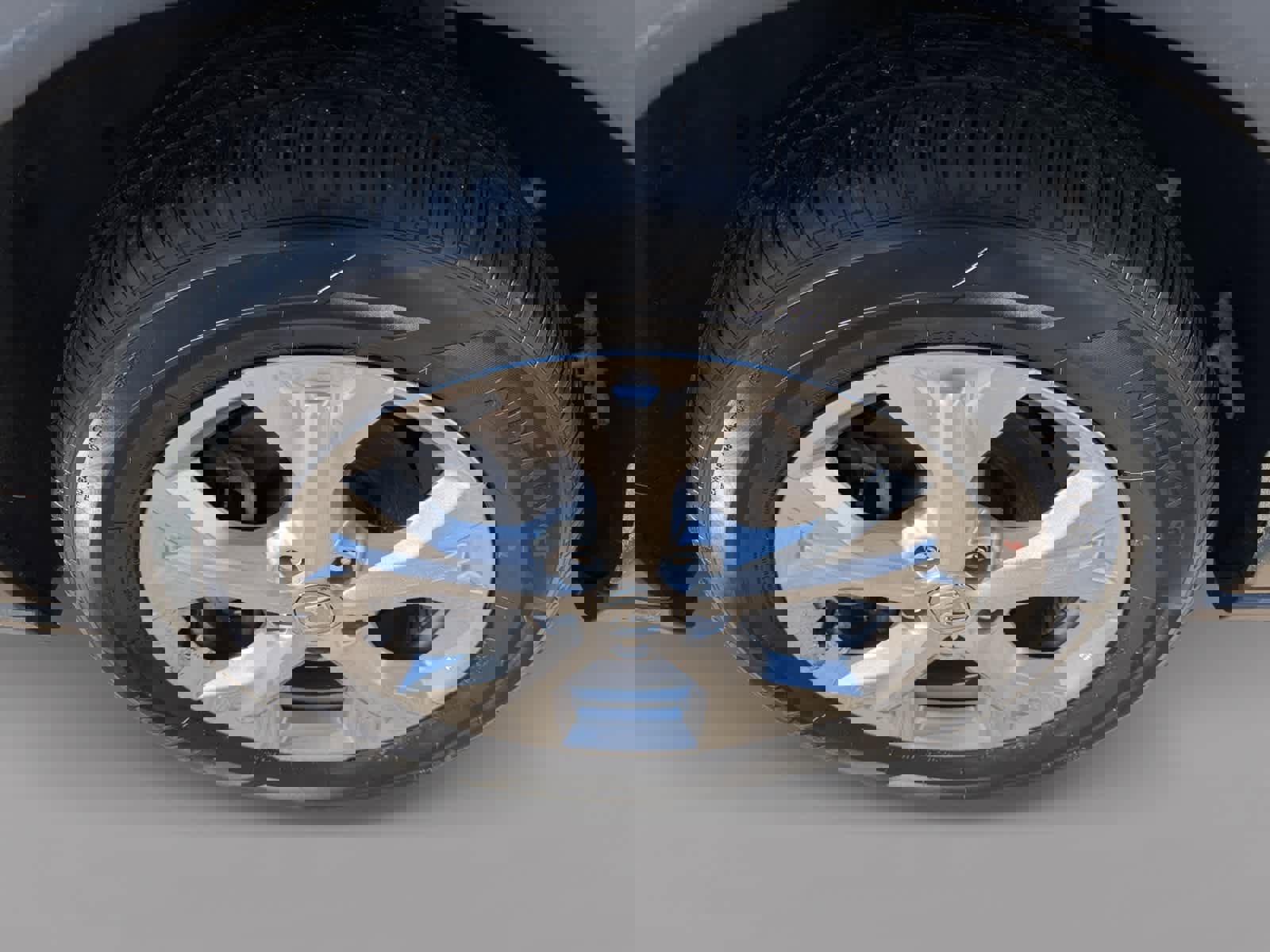 Used 2023 Honda HR-V LX image 9