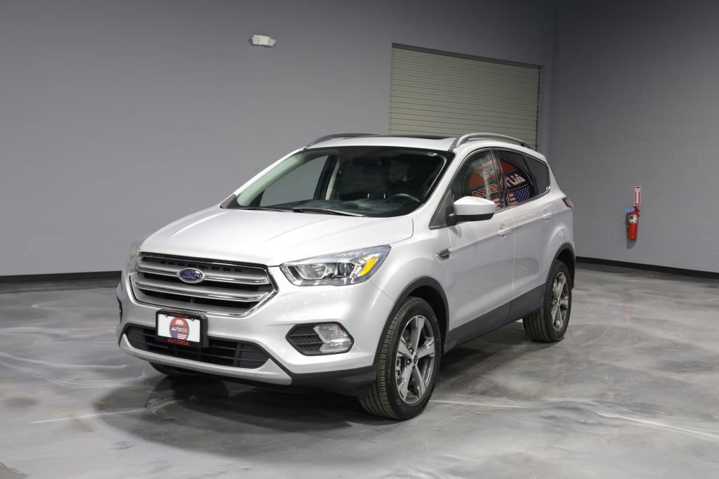 Used 2017 Ford Escape SE w/ SE Leather Comfort Package AWD/4WD image 3