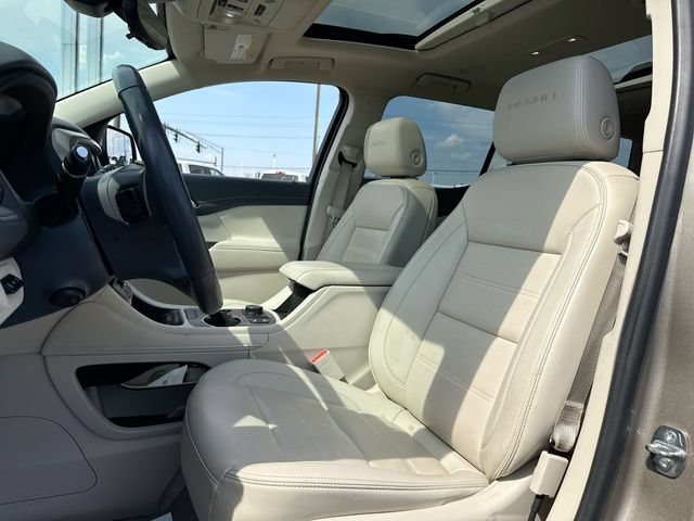 Used 2022 GMC Acadia Denali w/ Denali Ultimate Package AWD/4WD image 11