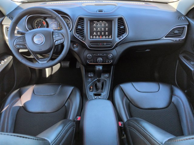 Used 2022 Jeep Cherokee Trailhawk image 17