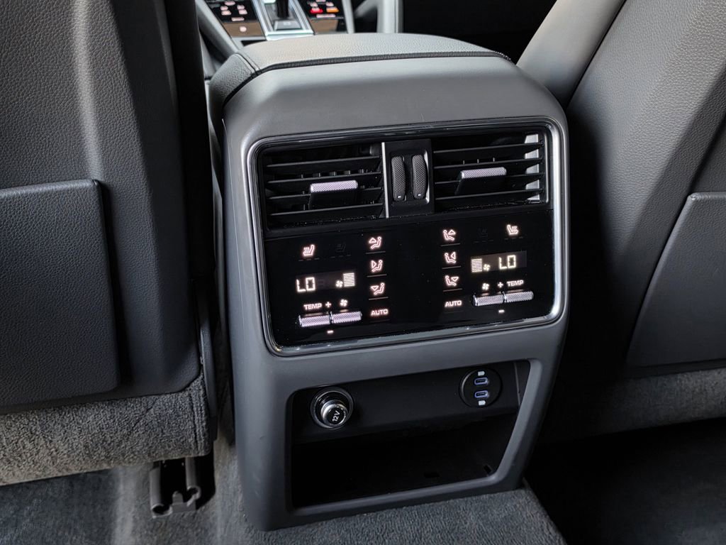 Certified 2023 Porsche Cayenne image 18