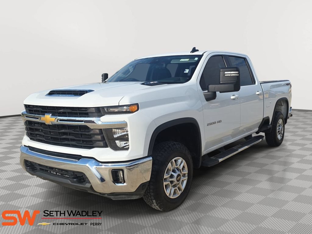 Used 2025 Chevrolet Silverado 2500 LT w/ Convenience Package AWD/4WD image 3