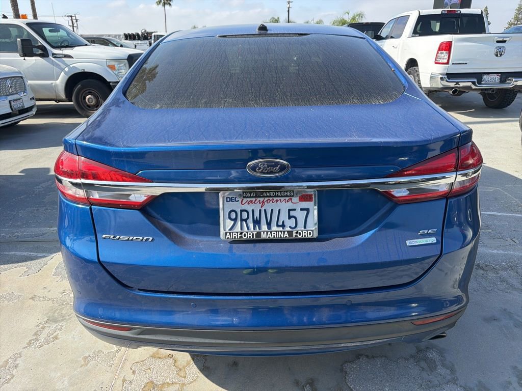 Used 2018 Ford Fusion SE w/ Fusion SE Technology Package FWD image 3