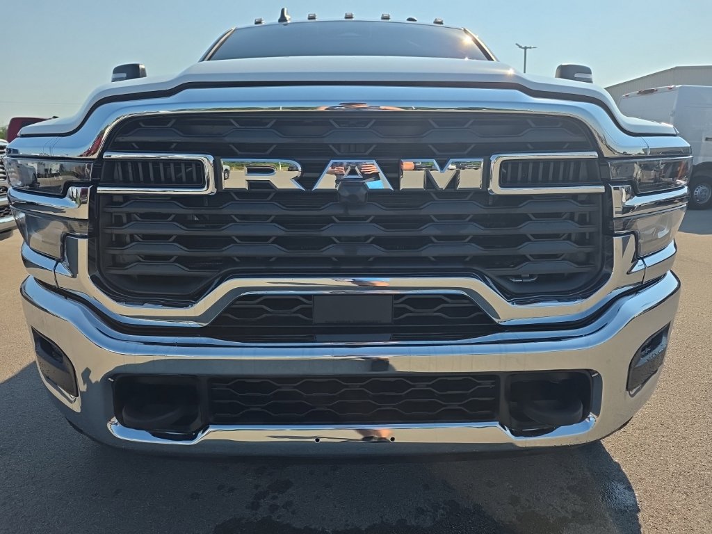Used 2026 RAM 4500 Tradesman w/ Chrome Appearance Group AWD/4WD image 2