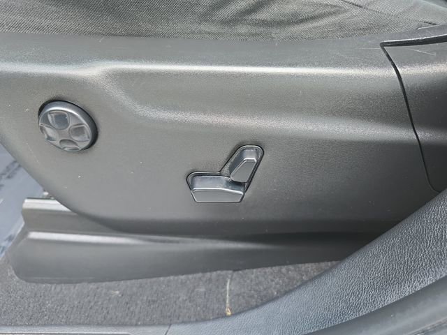 Used 2020 Dodge Durango SXT image 32