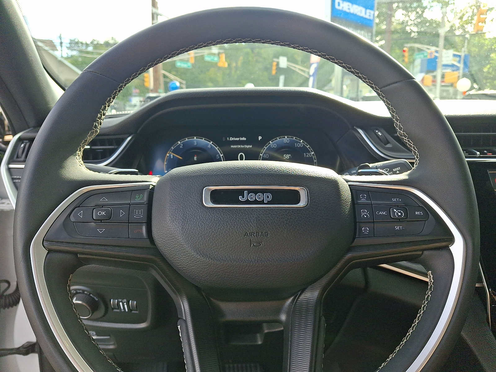Used 2024 Jeep Grand Cherokee Altitude AWD/4WD image 18