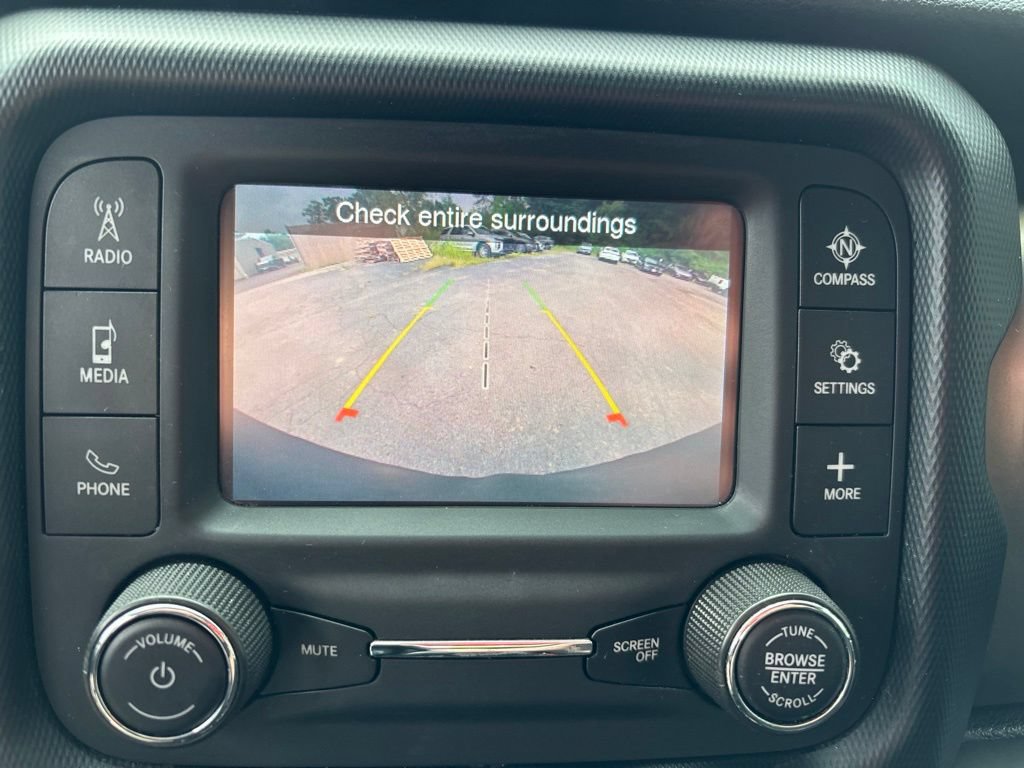 Used 2020 Jeep Wrangler Sport AWD/4WD image 23