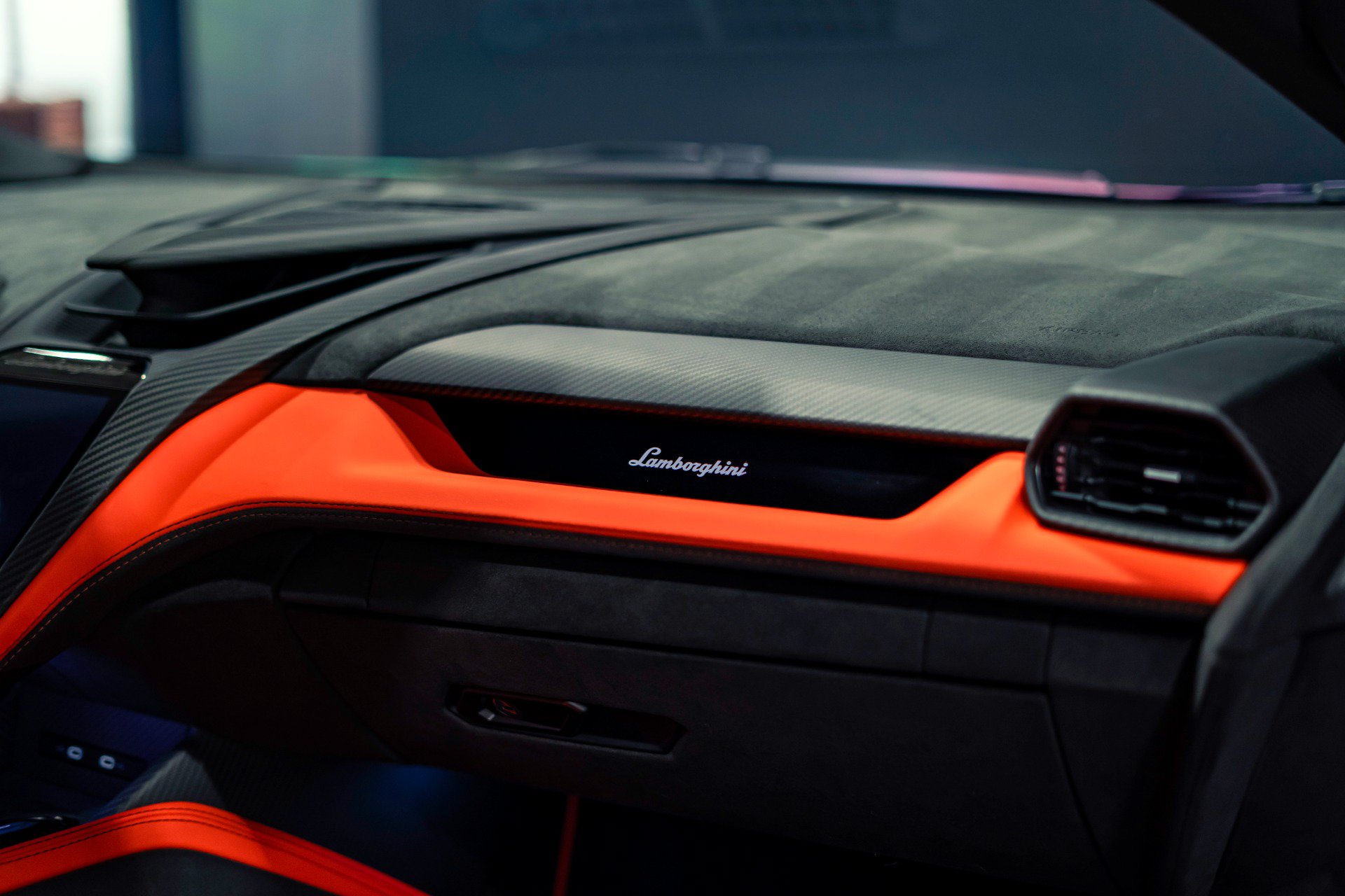Used 2025 Lamborghini Revuelto AWD/4WD image 41