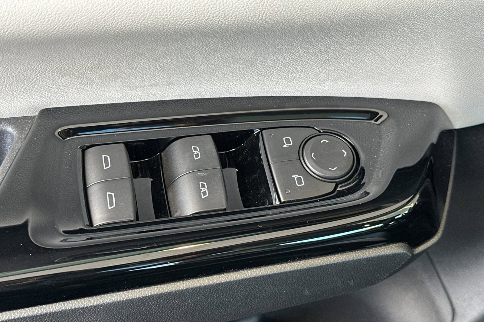 New 2026 Honda Prologue Touring image 13