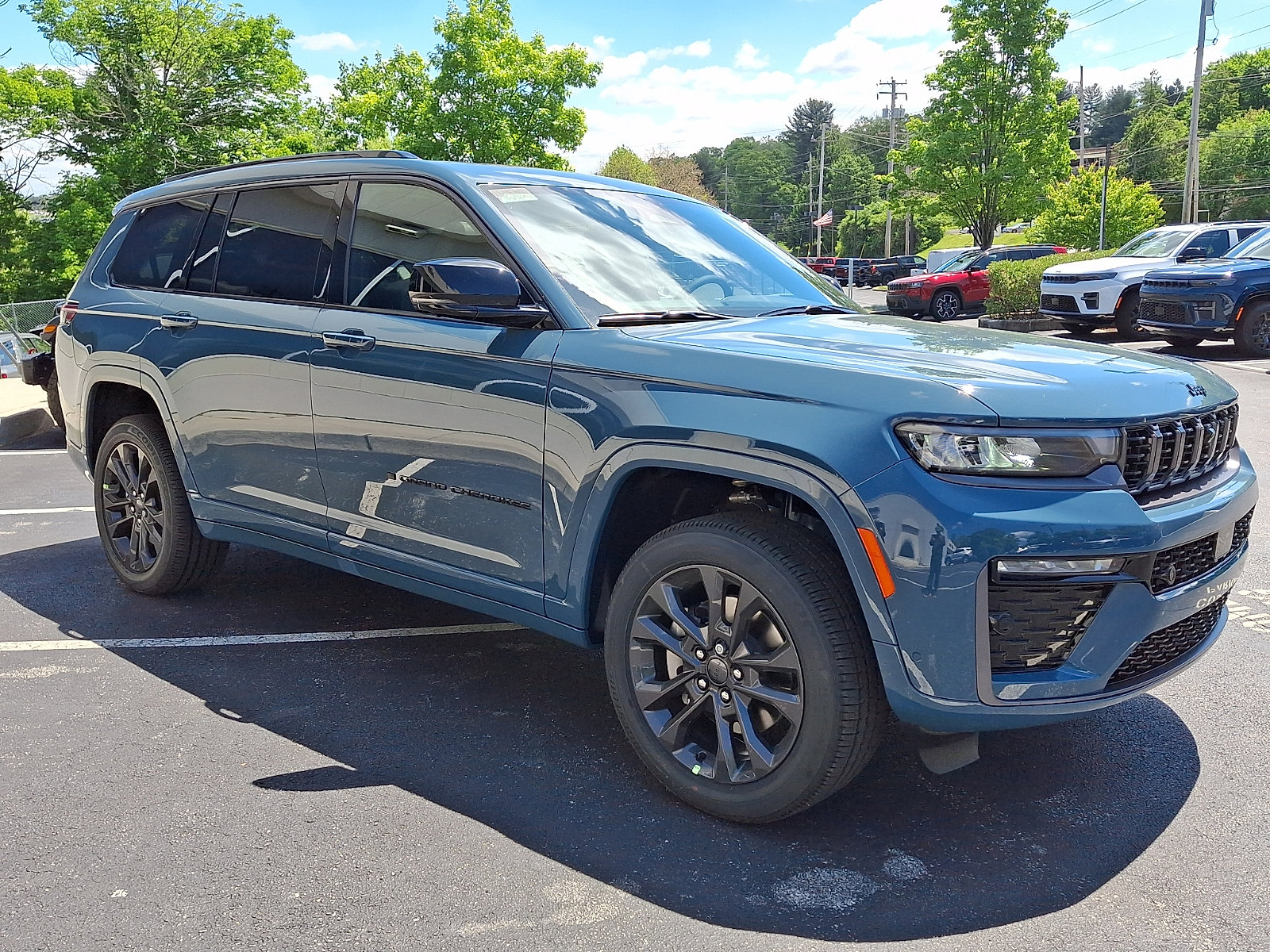 New 2026 Jeep Grand Cherokee L Limited AWD/4WD image 2