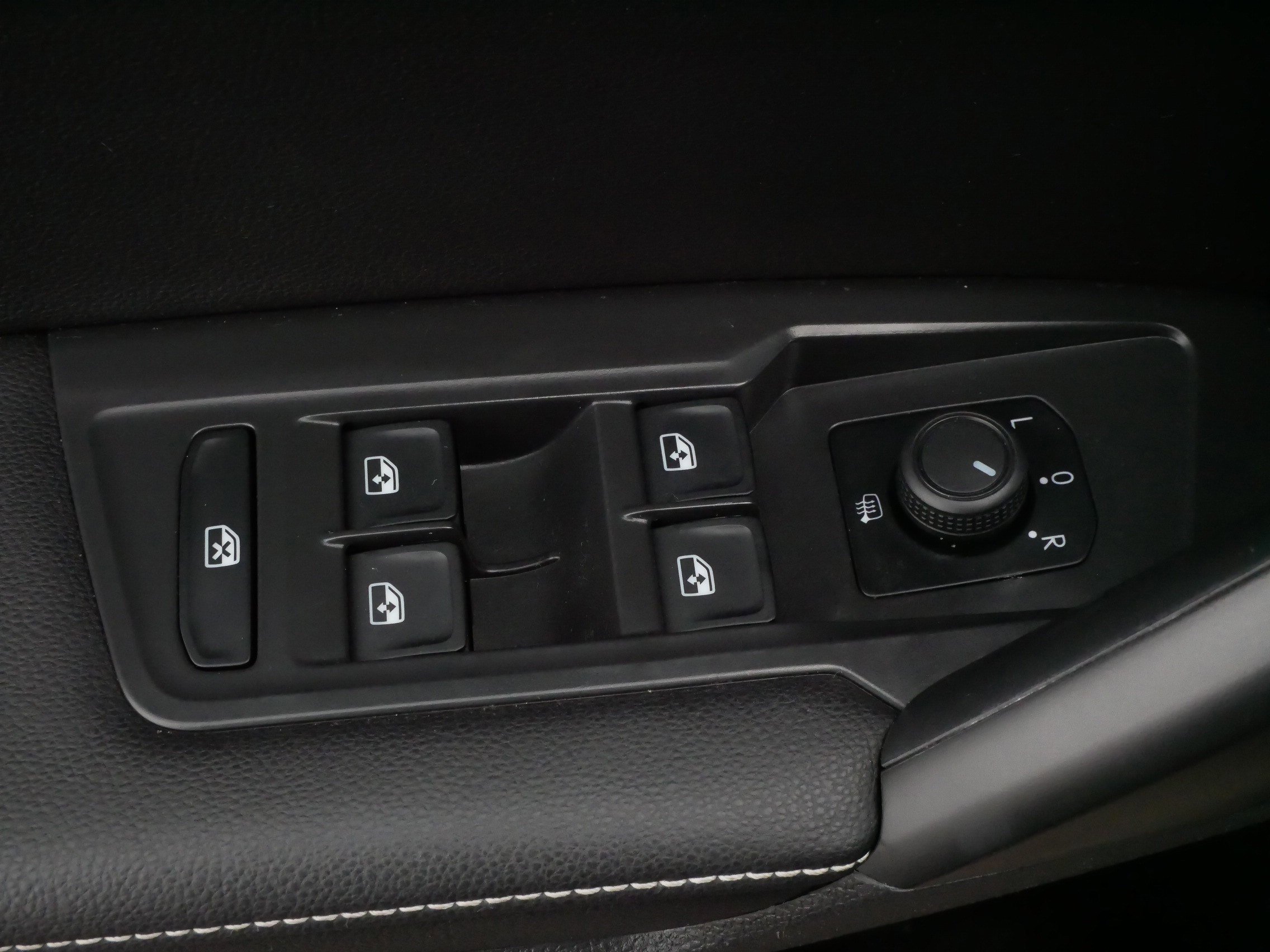 Certified 2022 Volkswagen Tiguan S image 19