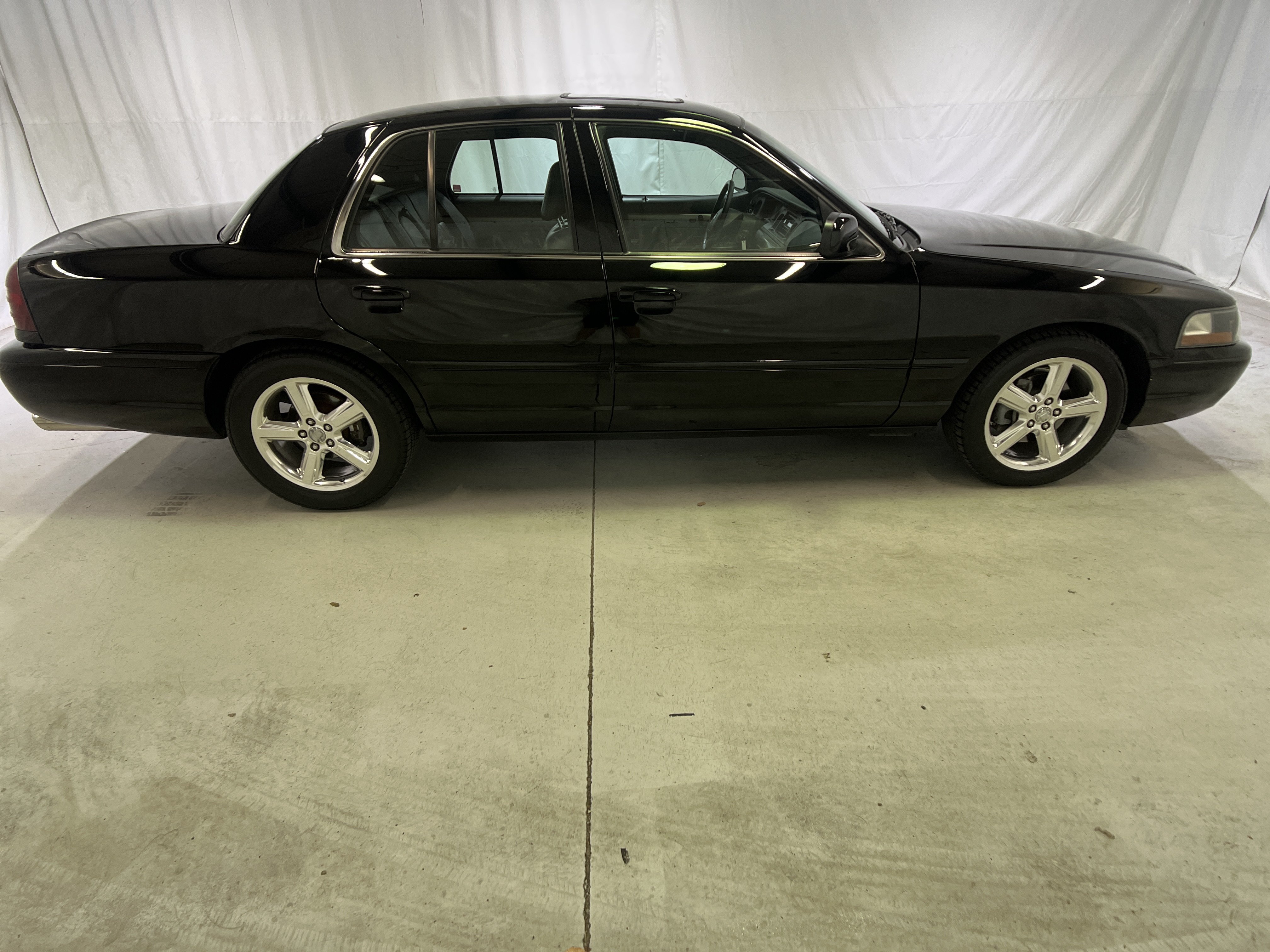 Used 2004 Mercury Marauder RWD image 12