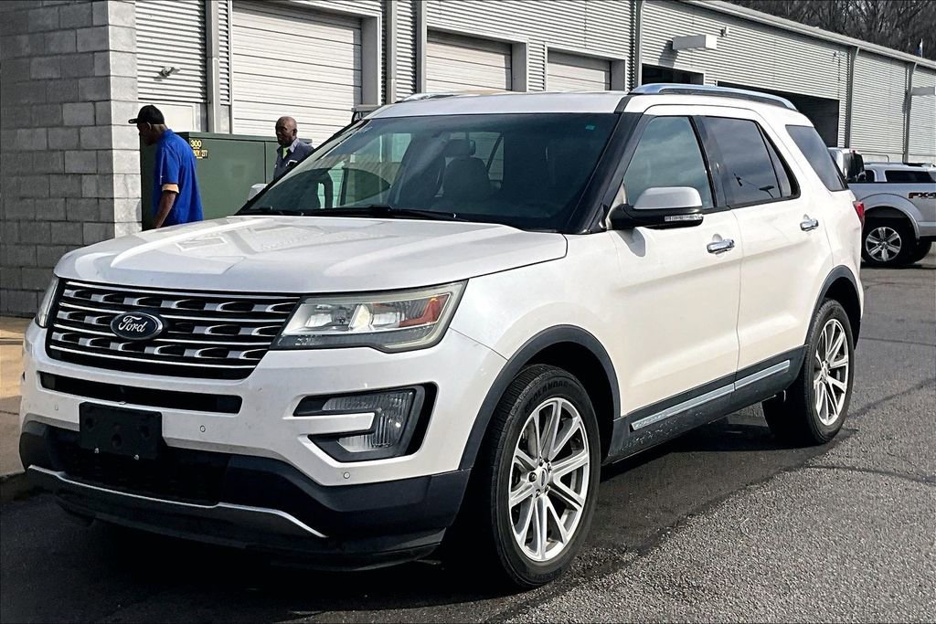 Used 2016 Ford Explorer Limited image 2