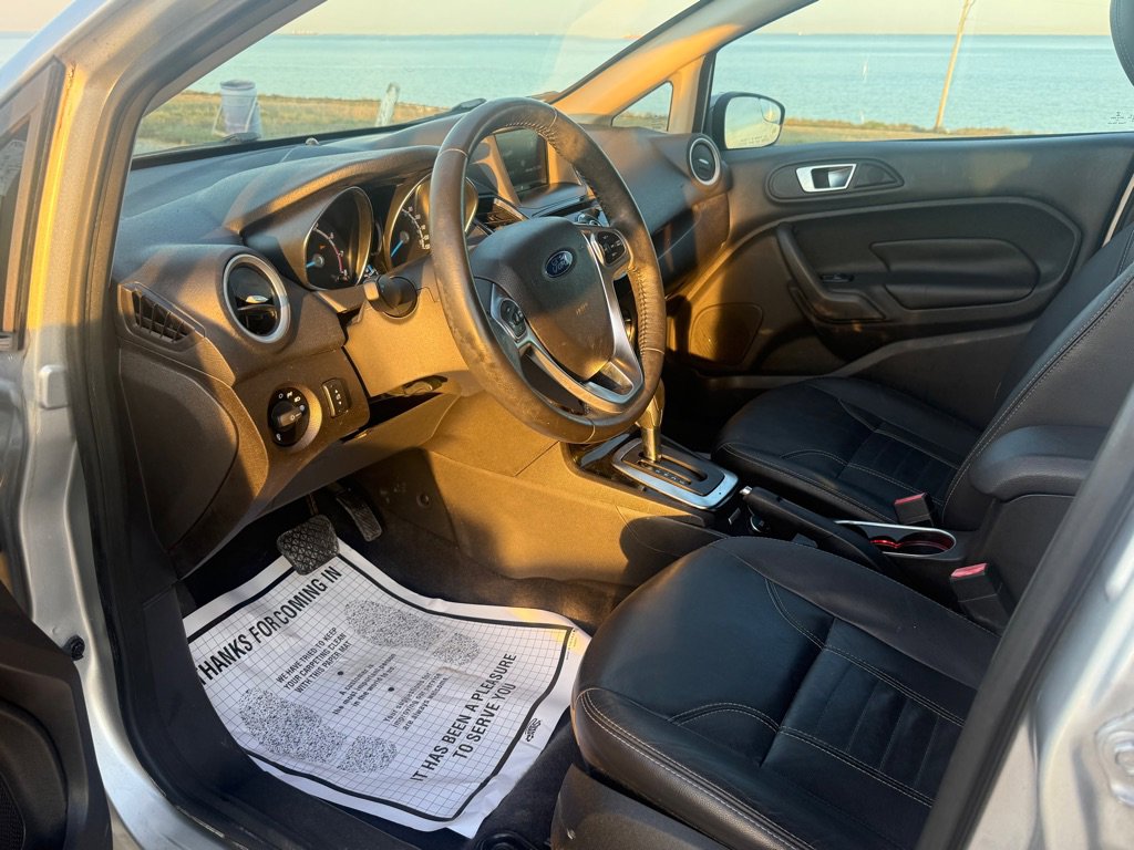 Used 2015 Ford Fiesta Titanium FWD image 7