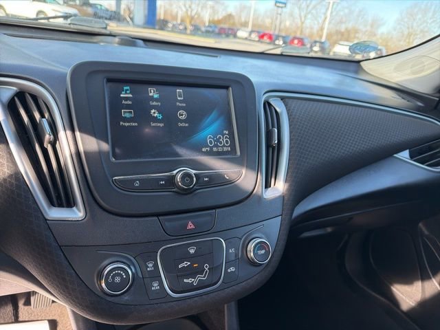 Used 2018 Chevrolet Malibu LS FWD image 25