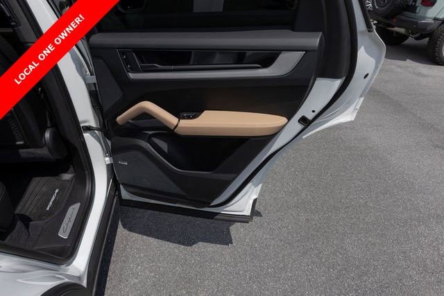 Used 2024 Porsche Cayenne image 19