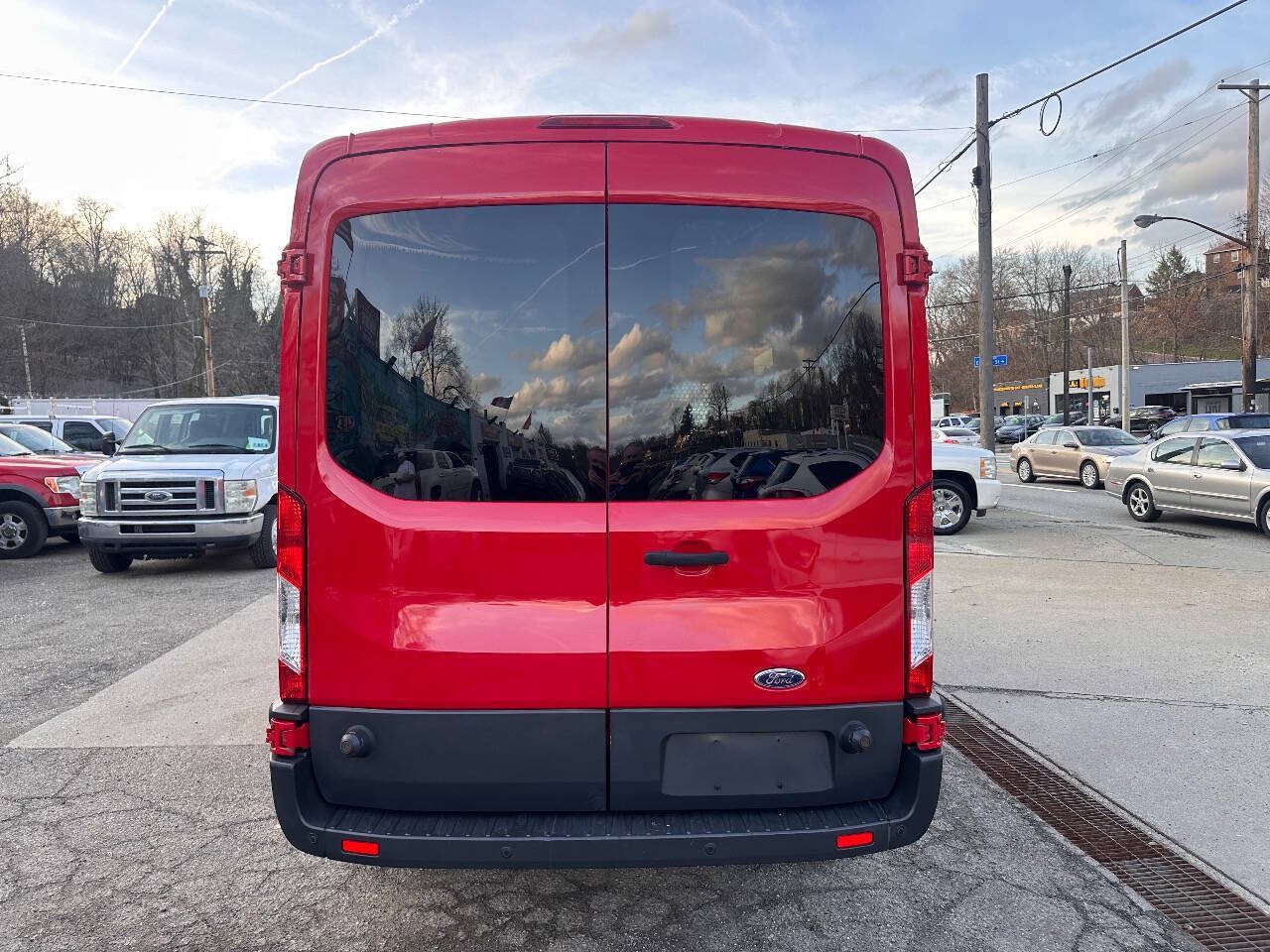 Used 2015 Ford Transit 250 148 Medium Roof RWD image 5