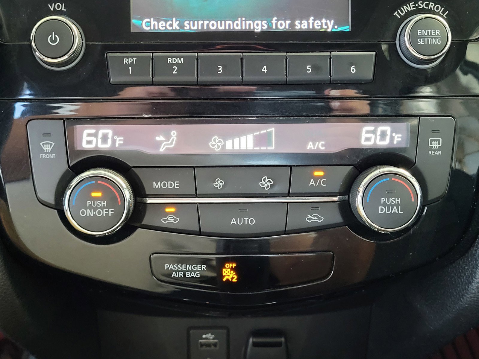 Used 2017 Nissan Rogue SV AWD/4WD image 13