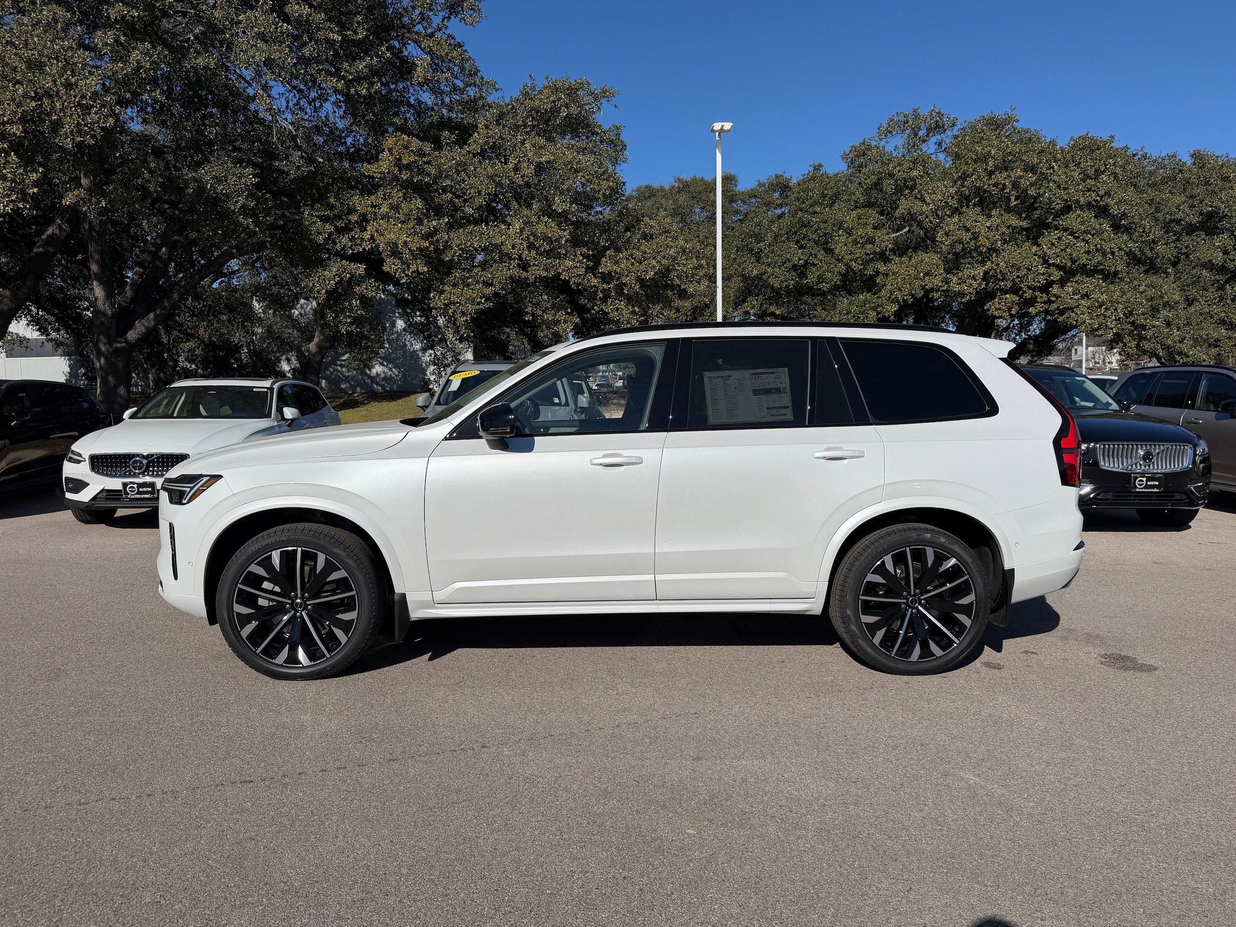 New 2026 Volvo XC90 B6 Ultra image 3
